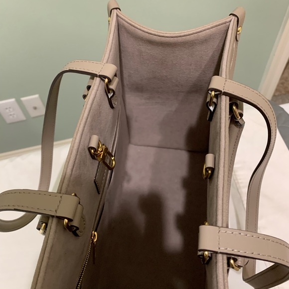 Louis Vuitton On-The-Go. MM , like new condition - Picture 3 of 9